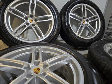 Porsche Macan (2014-) 19 inch winterbanden (N0) breedset OEM, Auto-onderdelen, Banden en Velgen, 19 inch, Banden en Velgen, Nieuw
