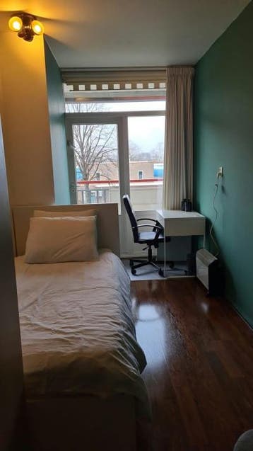 Kamer te huur in Capelle aan den IJssel - 16 m² - 1 kamer(s), Rotterdam
