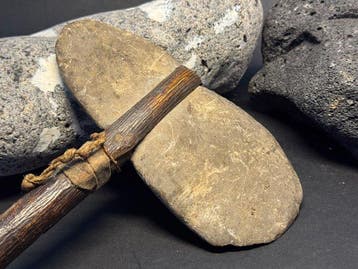 Aborigine Steen Hand axe - 40 cm (Zonder minimumprijs)