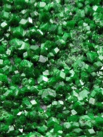 Zeldzame uvaroviet, groene granaat Kristallen op matrix -, Verzamelen