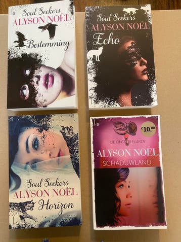 Fantasy Alyson Noël - 3X Soul Seekers + 1X De Onsterfelijken, Ophalen of Verzenden, Zo goed als nieuw