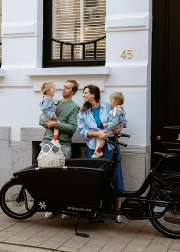Urban Arrow Family demo / refurbished / overjarig, Fietsen en Brommers, Fietsen | Bakfietsen, Overige merken, Huif, Ophalen of Verzenden