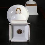 Stel van 2 grote deksel coupes wit porselein met goud Rosen, Ophalen of Verzenden