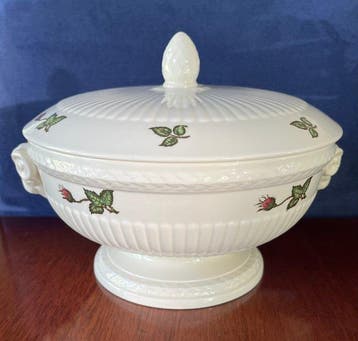 Wedgwood - Tafelservies (2) - Aardewerk - Dekschaal met