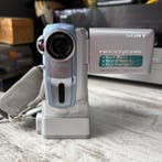 Sony DCR-PC106E Mini DV-DV camera