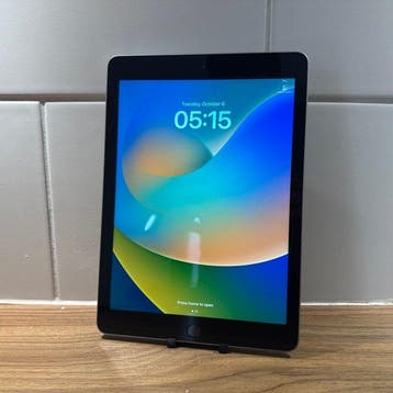 Apple iPad (5th Generation) 128GB Wifi - Mobiele telefoon, Nieuw