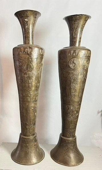 Paar monumentale Egyptische stijl vloer vazen – 120 cm hoog