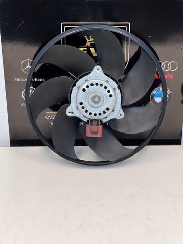 Ford Fiesta radiator fan Koelvin bj.2014 Art.A13101612C-C, Gebruikt, Ford
