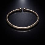 Vroegmiddeleeuwse Viking-stijl Zilveren armring met dubbele