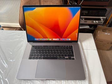 Apple MacBook Pro 15.5, HexaCore i7, 16GB RAM, 512GB NVMe -, Nieuw