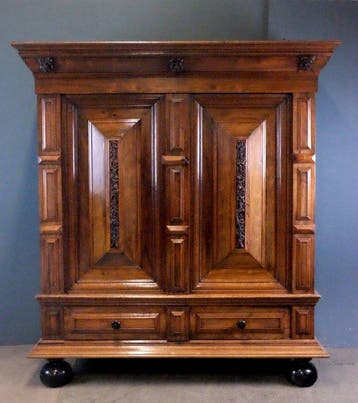 Kast - Kussenkast - eiken en notenhout
