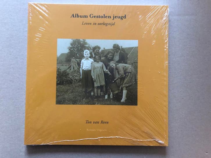 Album Gestolen Jeugd Limburg - Leven in Oorlogstijd NIEUW, Verzamelen, Militaria | Tweede Wereldoorlog, Nederland, Boek of Tijdschrift