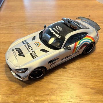 Minichamps 1:18 - Modelauto - Mercedes-AMG GT R - Safety Car, Nieuw
