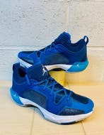 Air Jordan - 37 Low Carbon Fraternity P45,5 - Sneakers -, Nieuw
