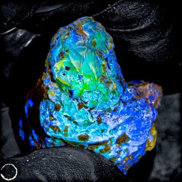 Crystal Opal – ruwe steen met spectaculair kleurenspel 52,1