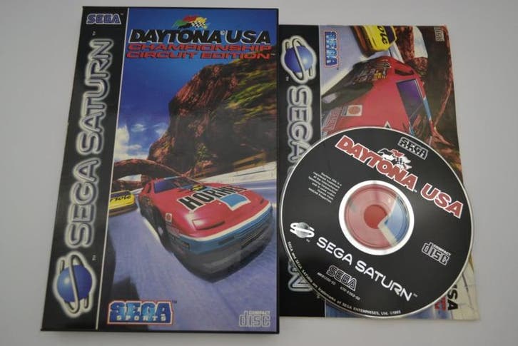 Daytona USA - Championship Circuit Edition (SATURN PAL), Spelcomputers en Games, Spelcomputers | Overige Accessoires, Zo goed als nieuw