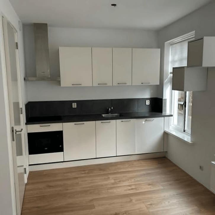 Appartement in Leeuwarden gevonden voor €1092,- pm, Huizen en Kamers, Huizen te huur, Direct bij eigenaar, Friesland, Appartement