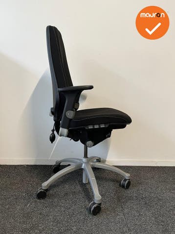 RH Logic 400 - zwarte stoffering met witte stiknaden - Grijs, Werkplek, Ophalen of Verzenden, Gebruikt, Stoel