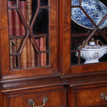 Kleine mahonie break front met 8 deuren en 6 laden ca 1920 N, Antiek en Kunst, Ophalen of Verzenden