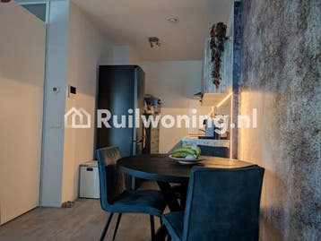 Ruil onze flat in Almere voor je plek in Amsterdam, Almere
