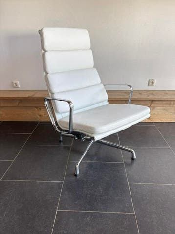 Design 2.0, Vitra, Fritz Hansen design tegen scherpe prijzen, Zo goed als nieuw, Leer