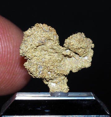 Goud Kristallen op matrix - Hoogte: 1.6 cm - Breedte: 1.5