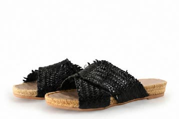 Kanna Slippers in maat 39 Zwart, Kleding | Dames, Slippers, Verzenden, Zwart, Zo goed als nieuw
