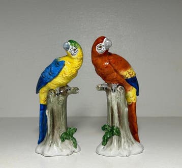 Sitzendorf - Beeldje - Pair of Porcelain Parrots by