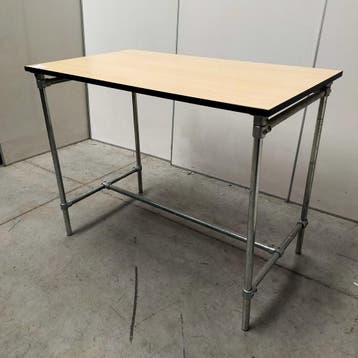 Hoge werktafel met steigerbuis frame - 108x140x80 cm, Doe-het-zelf en Verbouw, Ophalen of Verzenden, Nieuw