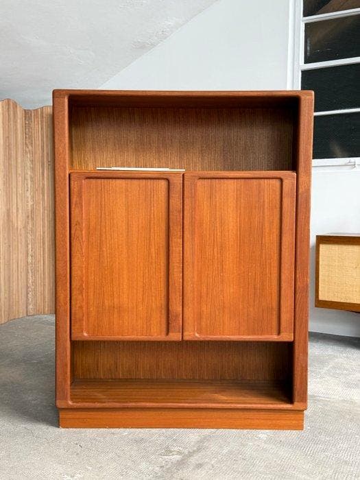 Dyrlund - Kast - Teak, Antiek en Kunst, Kunst | Designobjecten