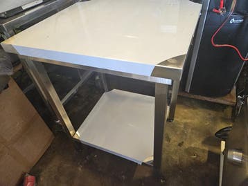 RVS werktafels in veiling horeca keuken inventaris, Nieuw in verpakking, RVS Meubilair