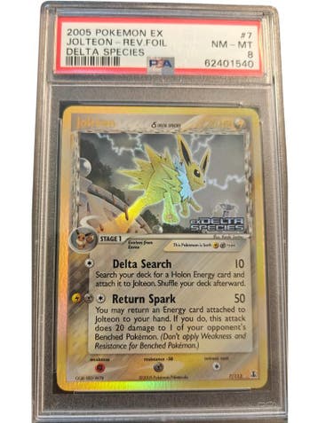 Jolteon  Delta Species (DS 7) PSA 8, Hobby en Vrije tijd, Verzamelkaartspellen | Pokémon, Ophalen of Verzenden, Nieuw