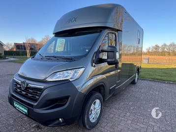 Chique AKX Paardenwagen uit 2024 met maar 19.000km!, Dieren en Toebehoren, Ophalen, Zo goed als nieuw, Polyester, 2-paards trailer