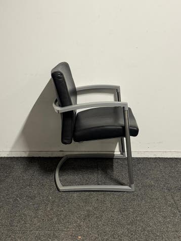 Kembo Thema - Stoel - Zwart leer met chroom/grijs onderstel, Vergader- of Presentatieruimte, Ophalen of Verzenden, Gebruikt, Stoel