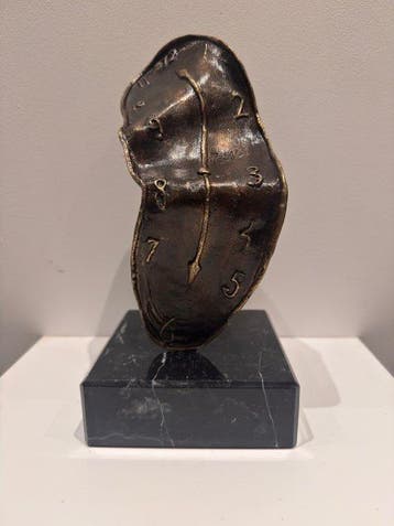 sculptuur, Figura z brzu rzeba wg Salvador Dali zegar - 25