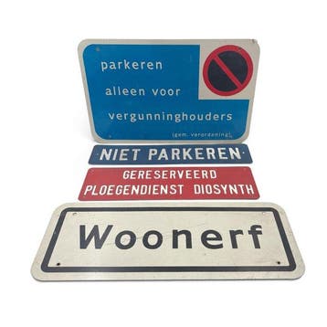 Set van vier vintage borden en plaatjes - Verkeersbord -