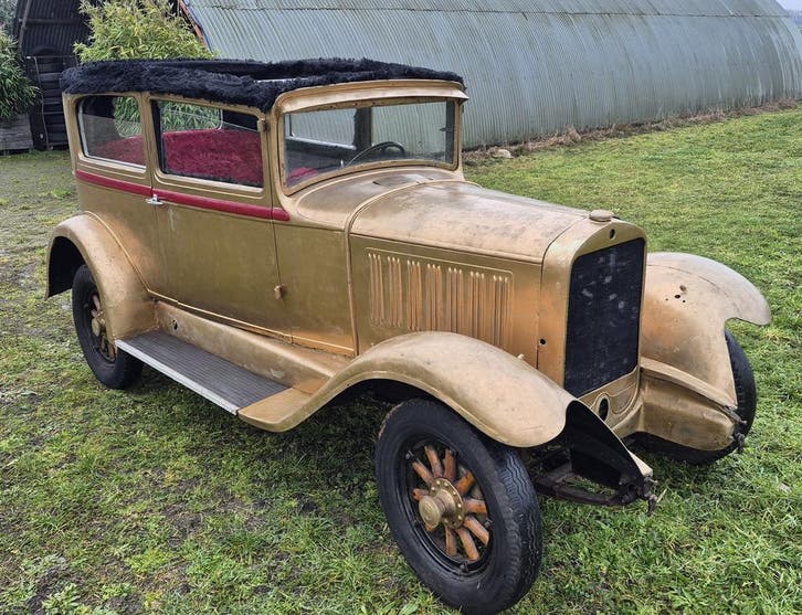 Gouden Oldtimer als DJ Booth/ decoratie object/ Foodtruck, Zakelijke goederen, Horeca | Meubilair en Inrichting, Decoratie, Gebruikt