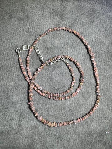 Ketting met ruwe diamanten rood-bruin + zilver 925. 23,75