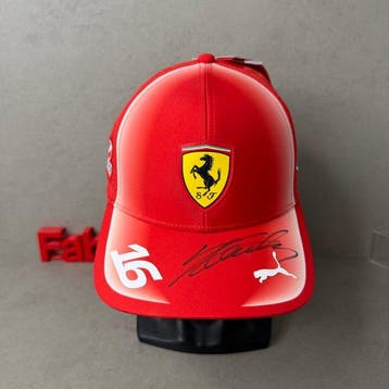 Ferrari - Formule 1 - Charles Leclerc - 2026 - Pet, Verzamelen, Nieuw