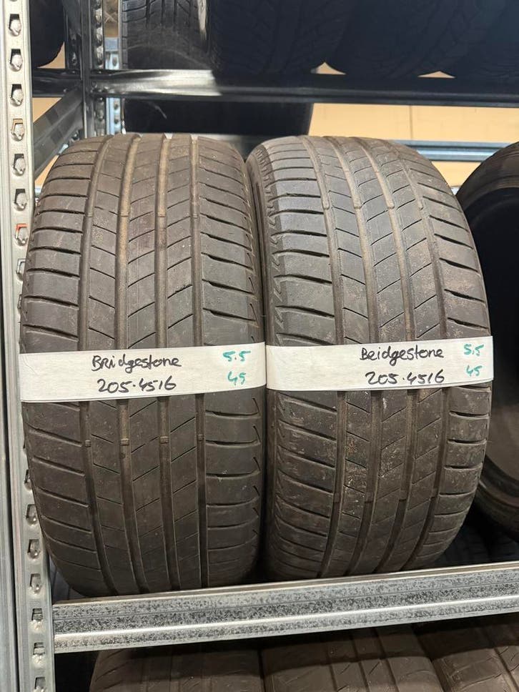205-45-16 Bridgestone Zomerbanden 5.5mm Montage 205 45 16, Auto-onderdelen, Banden en Velgen, 16 inch, Zomerbanden, 205 mm, Personenwagen