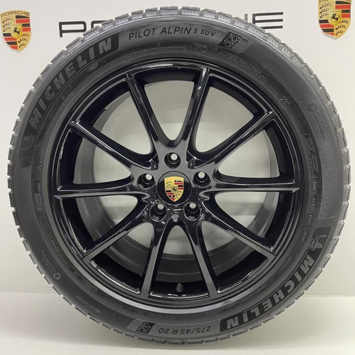 Porsche Cayenne E3 20inch Design zwart met winterbanden N0, Auto-onderdelen, Banden en Velgen, 20 inch, Winterbanden, 305 mm, Personenwagen