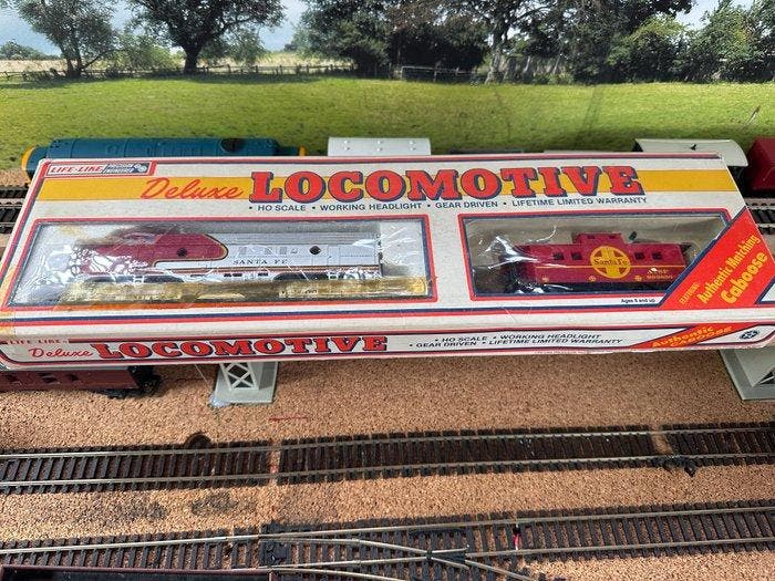 Walthers H0 - Treinset (1) - Santa Fe Warbonnet-stijl, Hobby en Vrije tijd, Modeltreinen | H0