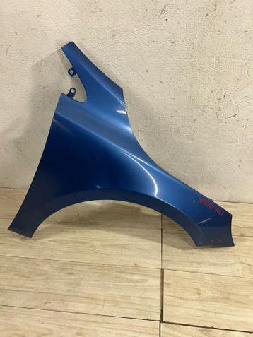 Volvo V40 2015 rechter voor spatbord, Verzenden, Gebruikt