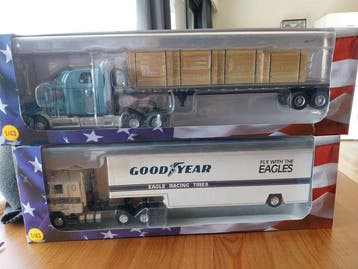 Altaya 1:43 - Model vrachtwagen (2) - Mack slaapcabine met, Nieuw