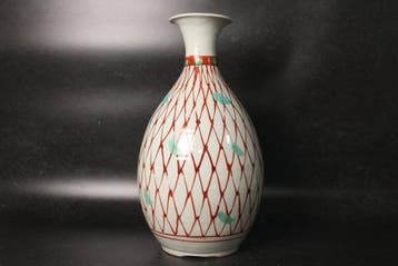 Mashiko-steengoed Heishi-vaas met levendig rood netpatroon —, Antiek en Kunst
