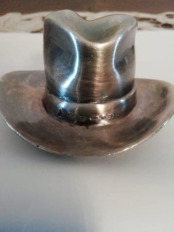 sculptuur, Fermacarte a forma di cappello in argento 925 -