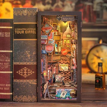Book Nook - The Long Goodbye LED Light (238 stukjes) |, Verzenden, Nieuw