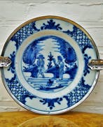 Bord - Zeldzaam decor met Chinese figuren; man en geisha,