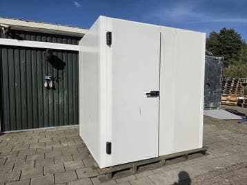 Vriescel 196 x 166 x 210 cm stekker klaar, Nieuw in verpakking, Koelen en Vriezen