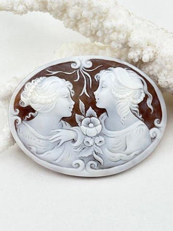 CASSIS MADAGASCARIENSIS Cameo - Handgesneden camee